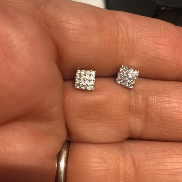 Dainty Little Unisex Cubic Zirconia Pavé Square Studs-Boutique - Picture 6 of 8